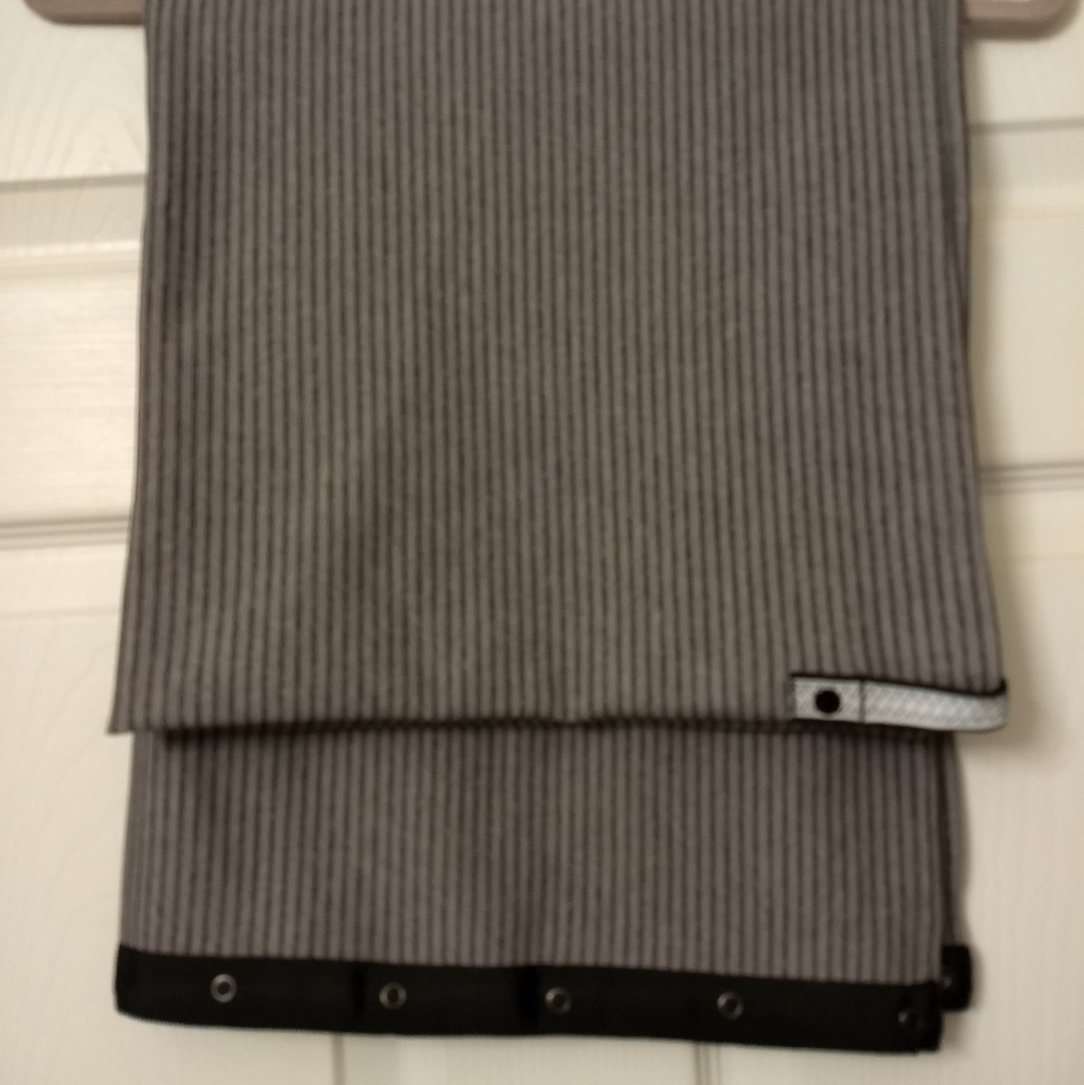 Lululemon Vinyasa Snap Scarf Cowl Wrap in Medium Grey and Black